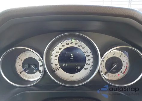 2015 Mercedes-Benz E 350 4Matic z USA, uszkodzony, nr VIN WDDHF8JB0FB101753